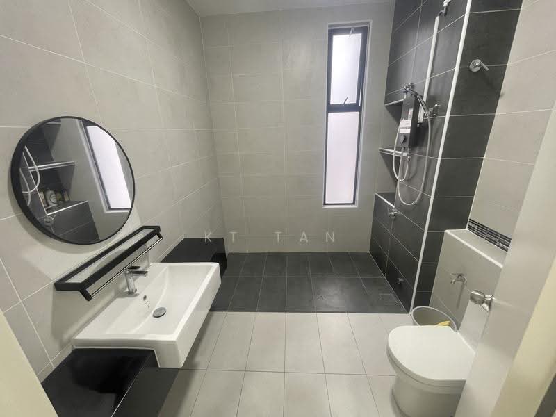 Rumah Teres untuk Disewa di Taman Desa Tebrau (Tebrau) - KT Tan - Bathroom - PropertyGuru.com.my