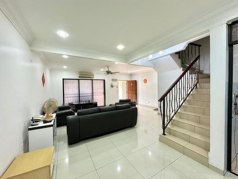 2-storey Terraced House for Sale in Taman Merdeka Jaya (Batu Berendam) - Camie Goh - Living Room - PropertyGuru.com.my