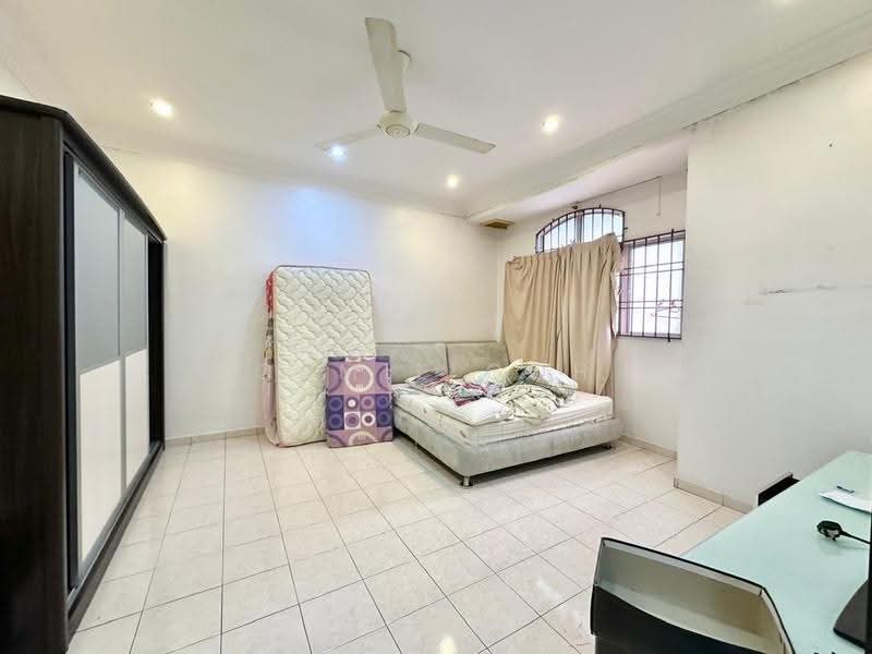 2-storey Terraced House for Sale in Taman Merdeka Jaya (Batu Berendam) - Camie Goh - Bedroom - PropertyGuru.com.my
