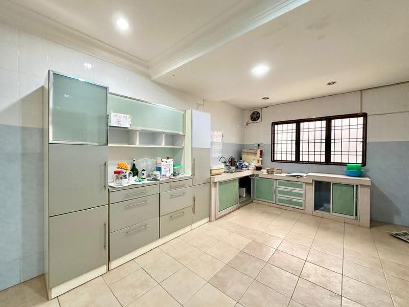 2-storey Terraced House for Sale in Taman Merdeka Jaya (Batu Berendam) - Camie Goh - Kitchen - PropertyGuru.com.my