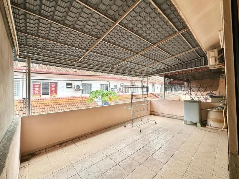 2-storey Terraced House for Sale in Taman Merdeka Jaya (Batu Berendam) - Camie Goh - Balcony - PropertyGuru.com.my