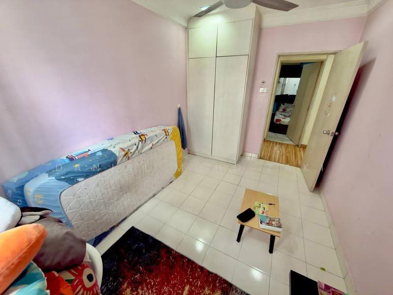 Kondominium untuk Dijual di Kinrara Mas - Danial Mohd Zaki - Bedroom - PropertyGuru.com.my