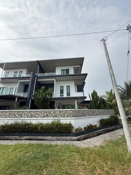 Semi-Detached House for Sale in Stapok (Kuching) - Jimmyy Chin - PropertyGuru.com.my