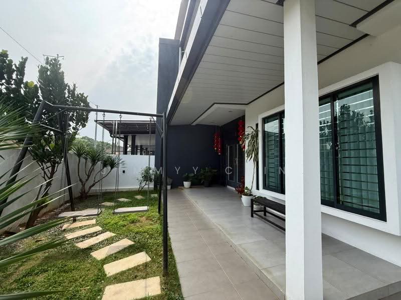 Semi-Detached House for Sale in Stapok (Kuching) - Jimmyy Chin - PropertyGuru.com.my