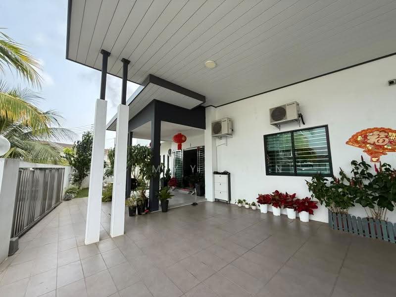 Semi-Detached House for Sale in Stapok (Kuching) - Jimmyy Chin - Exterior - PropertyGuru.com.my