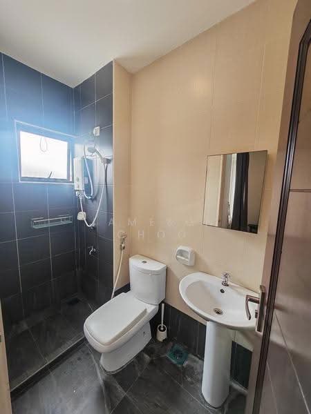 Rumah Teres untuk Disewa di Taman Laguna (Johor Bahru) - Jameson Choo - Bathroom - PropertyGuru.com.my