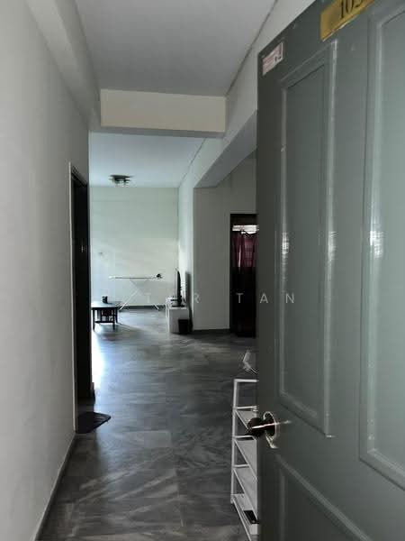 Kondominium untuk Disewa di Ridzuan Condominium - Peter Tan - Corridor - PropertyGuru.com.my