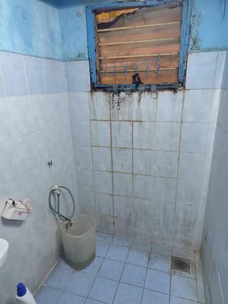 Flat for Sale at Setia Indah Flat - Alviss Tay - Bathroom - PropertyGuru.com.my