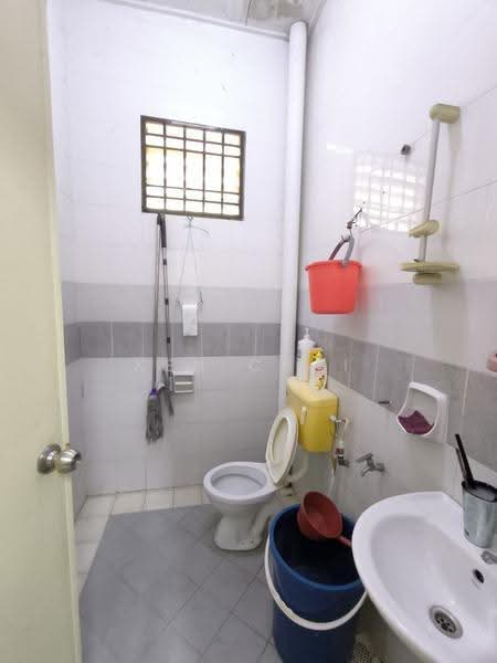 Rumah Teres 1-Tingkat untuk Dijual di Taman JP Perdana (Johor Bahru) - Ken Chai - Bathroom - PropertyGuru.com.my