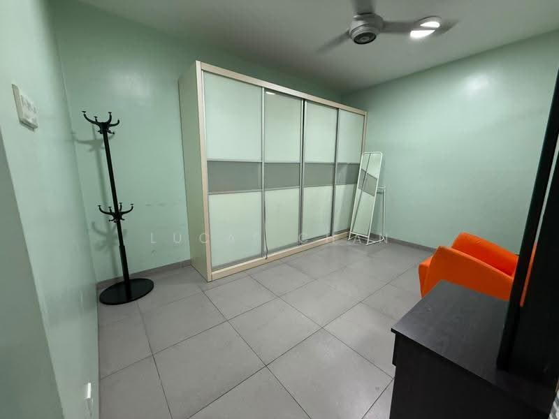 Rumah Teres 2.5-Tingkat untuk Disewa di Taman Overseas Union (Taman Oug) (Jalan Klang Lama (Old Klang Road)) - Lucas Chan - Bedroom - PropertyGuru.com.my
