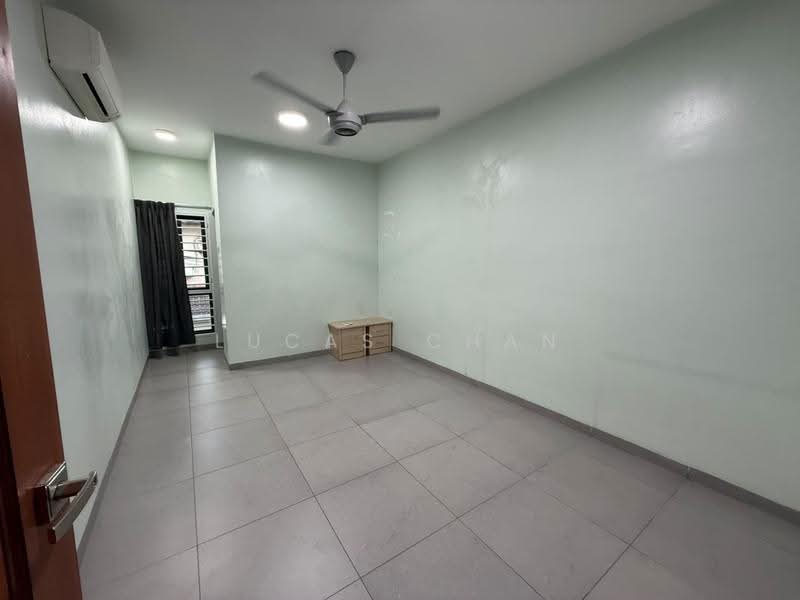 Rumah Teres 2.5-Tingkat untuk Disewa di Taman Overseas Union (Taman Oug) (Jalan Klang Lama (Old Klang Road)) - Lucas Chan - Bedroom - PropertyGuru.com.my