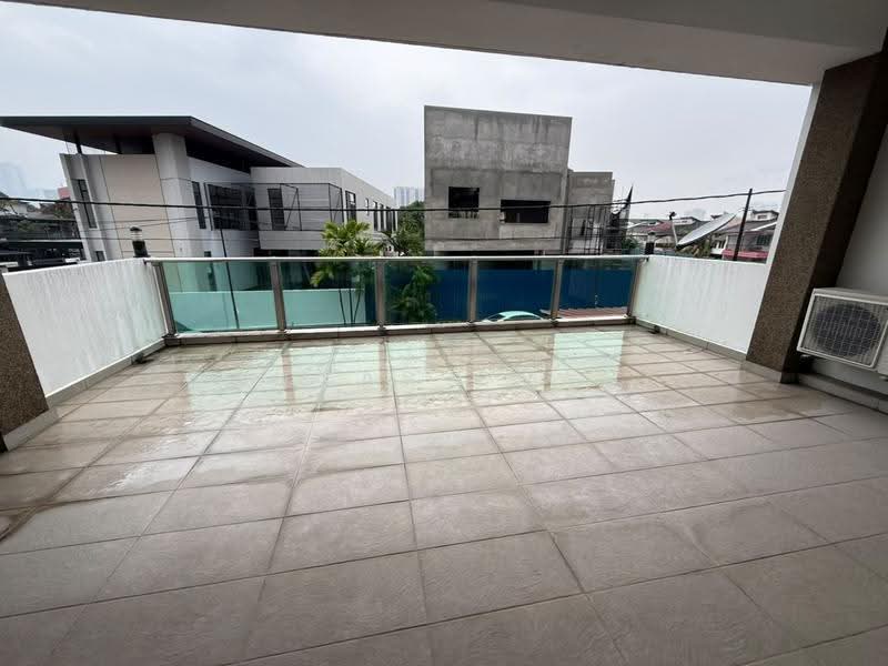 Rumah Teres 2.5-Tingkat untuk Disewa di Taman Overseas Union (Taman Oug) (Jalan Klang Lama (Old Klang Road)) - Lucas Chan - Balcony - PropertyGuru.com.my