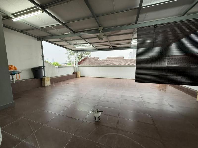 Rumah Teres 2.5-Tingkat untuk Disewa di Taman Overseas Union (Taman Oug) (Jalan Klang Lama (Old Klang Road)) - Lucas Chan - Balcony - PropertyGuru.com.my