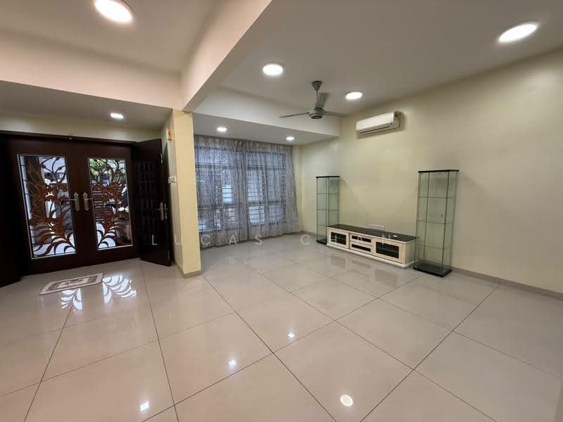 Rumah Teres 2.5-Tingkat untuk Disewa di Taman Overseas Union (Taman Oug) (Jalan Klang Lama (Old Klang Road)) - Lucas Chan - Living Room - PropertyGuru.com.my