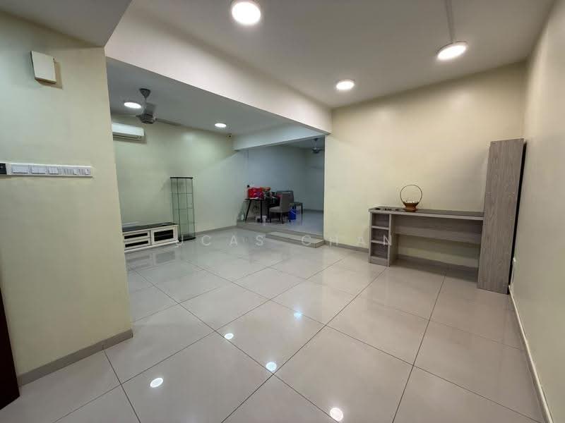 Rumah Teres 2.5-Tingkat untuk Disewa di Taman Overseas Union (Taman Oug) (Jalan Klang Lama (Old Klang Road)) - Lucas Chan - Living Room - PropertyGuru.com.my