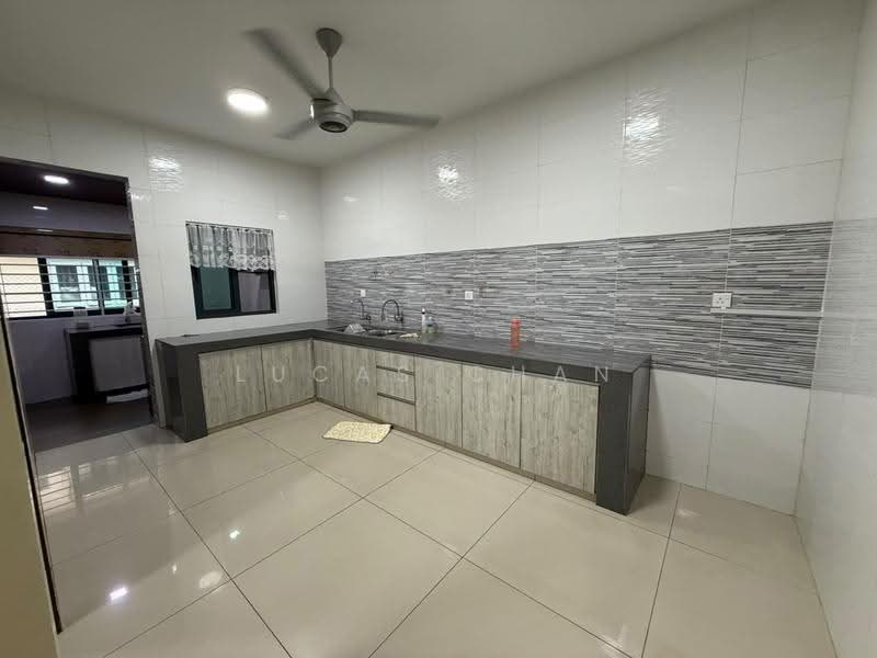 Rumah Teres 2.5-Tingkat untuk Disewa di Taman Overseas Union (Taman Oug) (Jalan Klang Lama (Old Klang Road)) - Lucas Chan - Kitchen - PropertyGuru.com.my