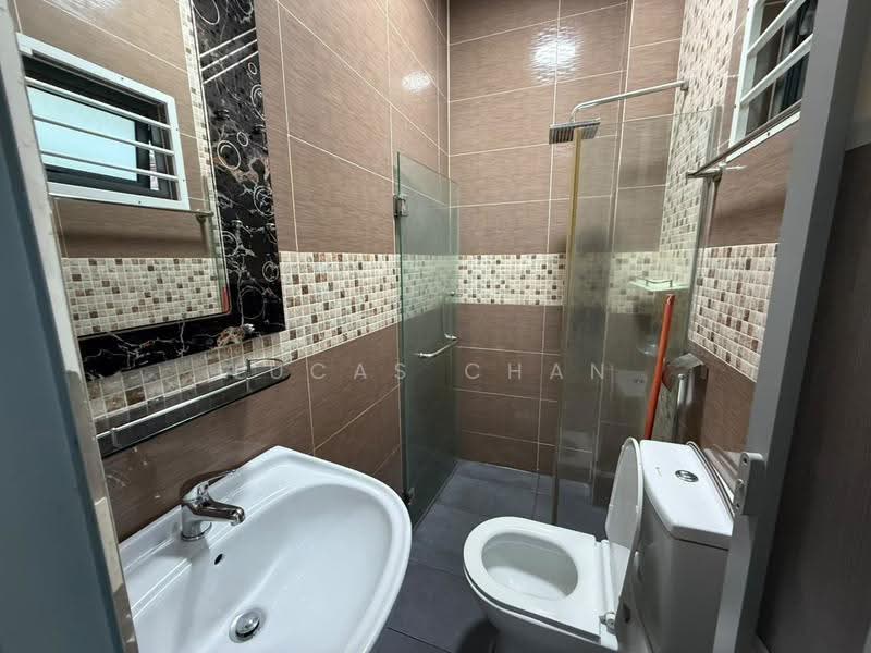 Rumah Teres 2.5-Tingkat untuk Disewa di Taman Overseas Union (Taman Oug) (Jalan Klang Lama (Old Klang Road)) - Lucas Chan - Bathroom - PropertyGuru.com.my