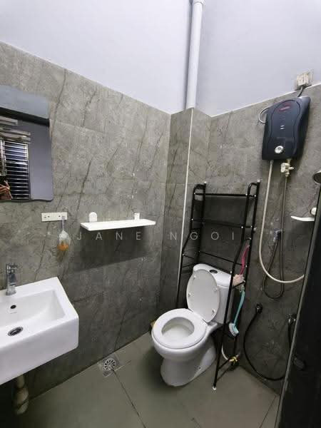 1-storey Terraced House for Rent in Austin (Johor Bahru) - Jane Ngoi - Bathroom - PropertyGuru.com.my