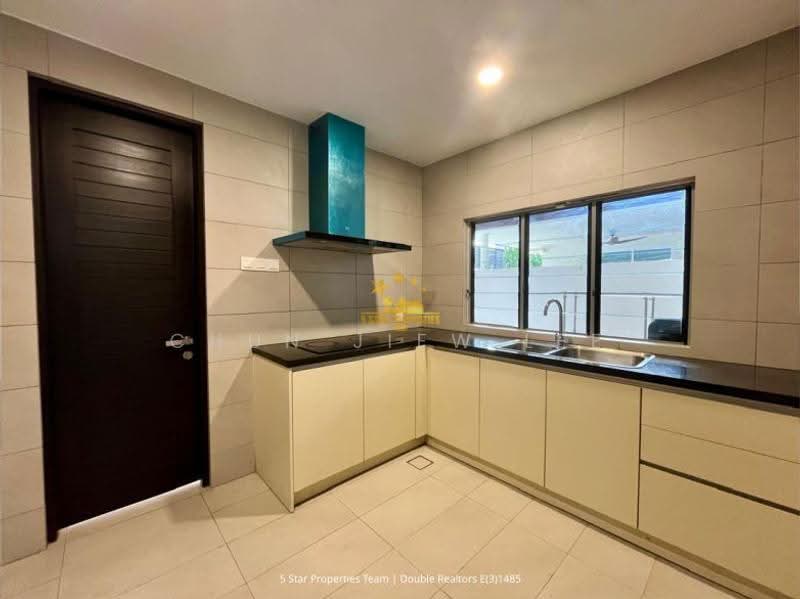 Bungalow House for Sale in Kuching (Sarawak) - Chun Jiew Lee - Kitchen - PropertyGuru.com.my