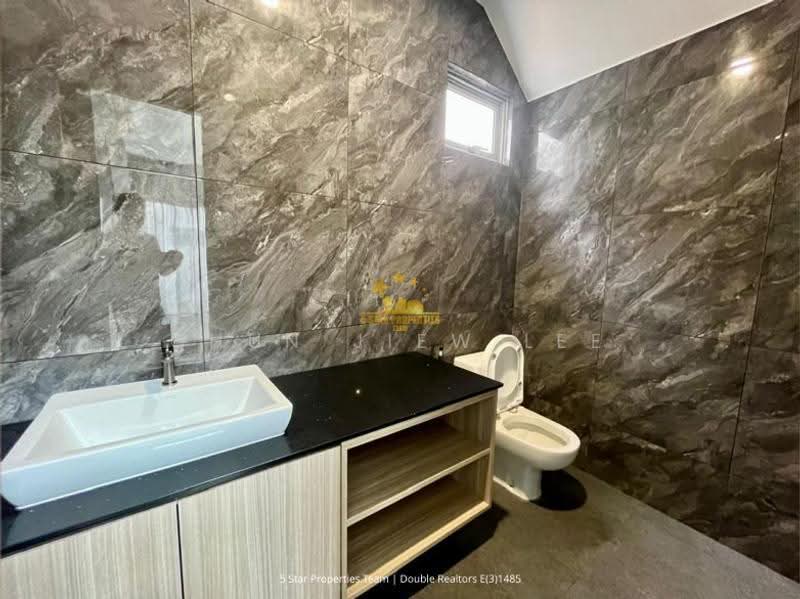Bungalow House for Sale in Kuching (Sarawak) - Chun Jiew Lee - Bathroom - PropertyGuru.com.my
