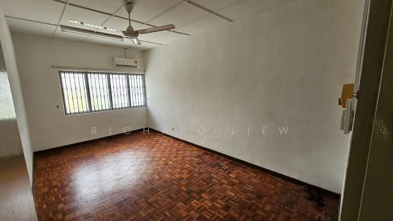 2-storey Terraced House for Sale in SS2 (Petaling Jaya) - Richard Liew - Living Room - PropertyGuru.com.my