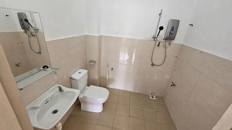 2-storey Terraced House for Sale in SS2 (Petaling Jaya) - Richard Liew - Bathroom - PropertyGuru.com.my