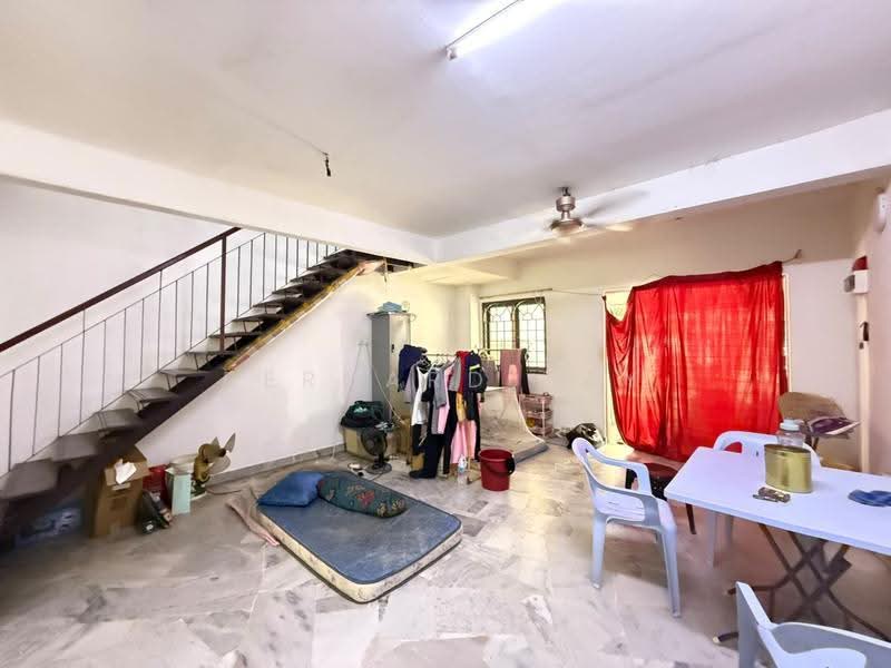 Rumah Teres 2-Tingkat untuk Dijual di Taman Sri Subang (Sunway) - Bernard Tay - Living Room - PropertyGuru.com.my