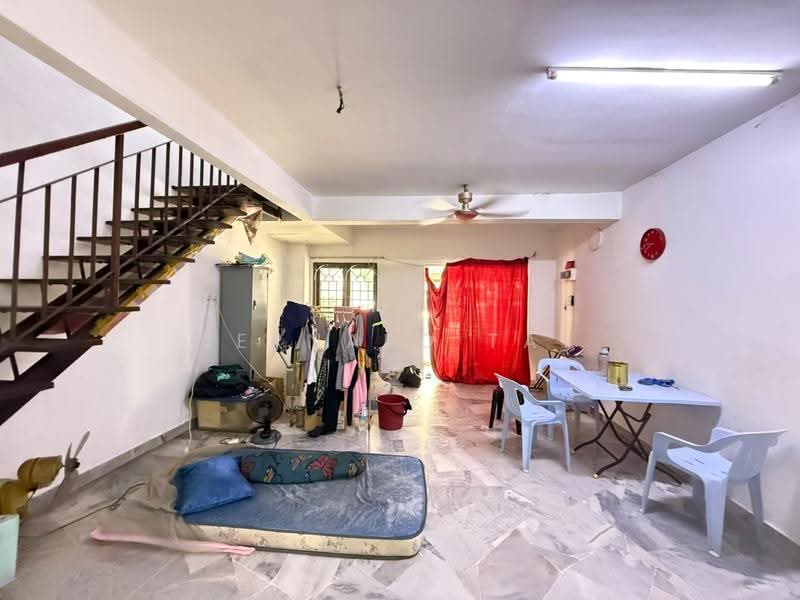 Rumah Teres 2-Tingkat untuk Dijual di Taman Sri Subang (Sunway) - Bernard Tay - Living Room - PropertyGuru.com.my