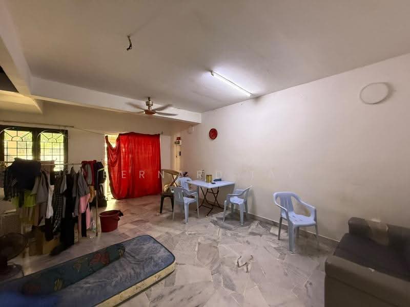 Rumah Teres 2-Tingkat untuk Dijual di Taman Sri Subang (Sunway) - Bernard Tay - Living Room - PropertyGuru.com.my