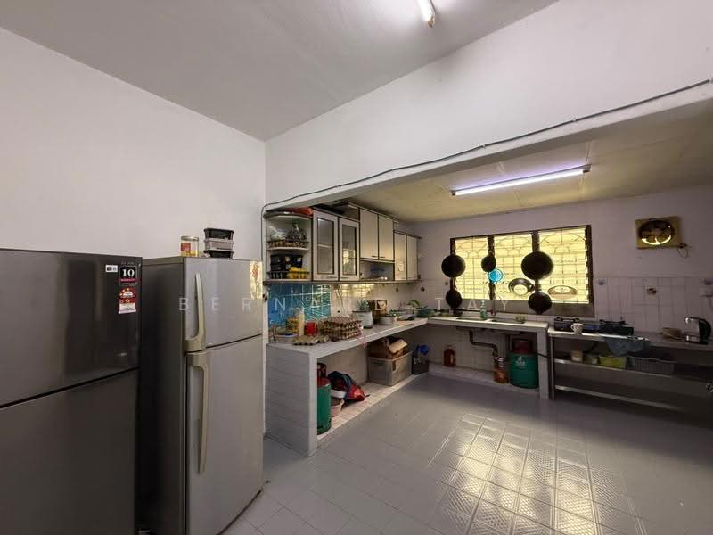 Rumah Teres 2-Tingkat untuk Dijual di Taman Sri Subang (Sunway) - Bernard Tay - Kitchen - PropertyGuru.com.my