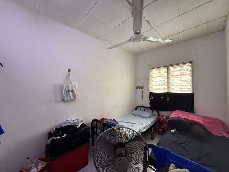 Rumah Teres 2-Tingkat untuk Dijual di Taman Sri Subang (Sunway) - Bernard Tay - Bedroom - PropertyGuru.com.my