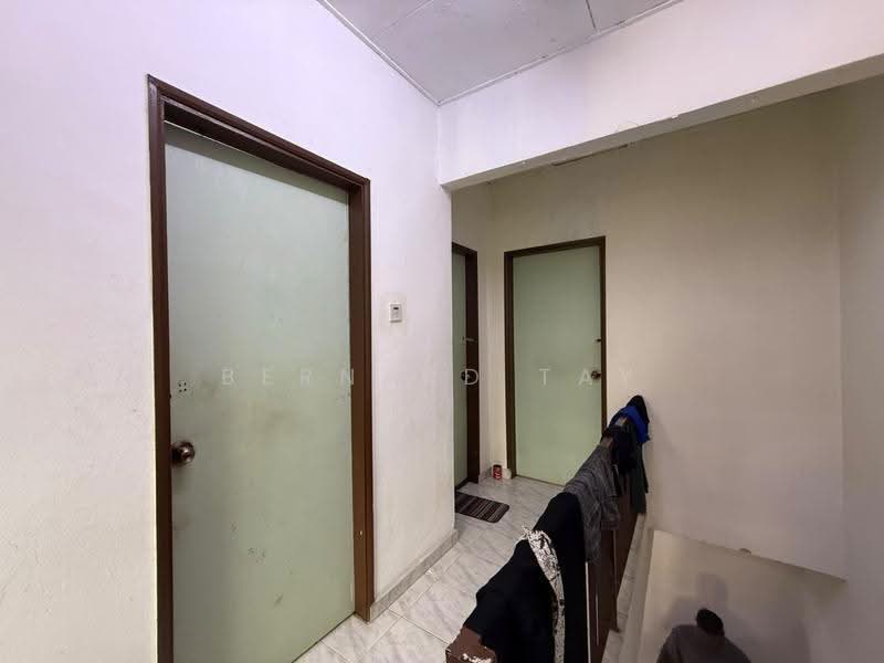 Rumah Teres 2-Tingkat untuk Dijual di Taman Sri Subang (Sunway) - Bernard Tay - Corridor - PropertyGuru.com.my