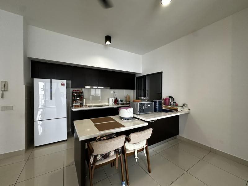 Kediaman Servis untuk Dijual di Setia City Residences - Jess Tee - Kitchen - PropertyGuru.com.my
