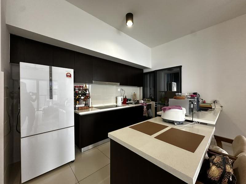 Kediaman Servis untuk Dijual di Setia City Residences - Jess Tee - Kitchen - PropertyGuru.com.my