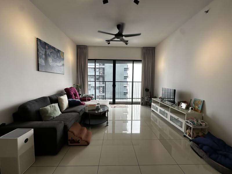 Kediaman Servis untuk Dijual di Setia City Residences - Jess Tee - Living Room - PropertyGuru.com.my