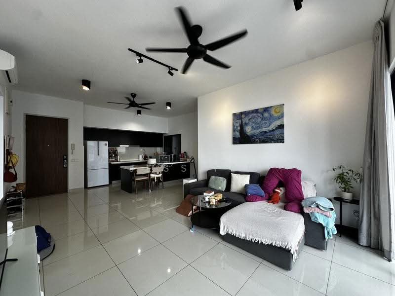 Kediaman Servis untuk Dijual di Setia City Residences - Jess Tee - Living Room - PropertyGuru.com.my