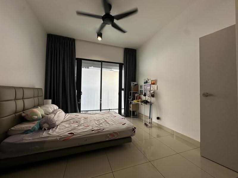 Kediaman Servis untuk Dijual di Setia City Residences - Jess Tee - Bedroom - PropertyGuru.com.my