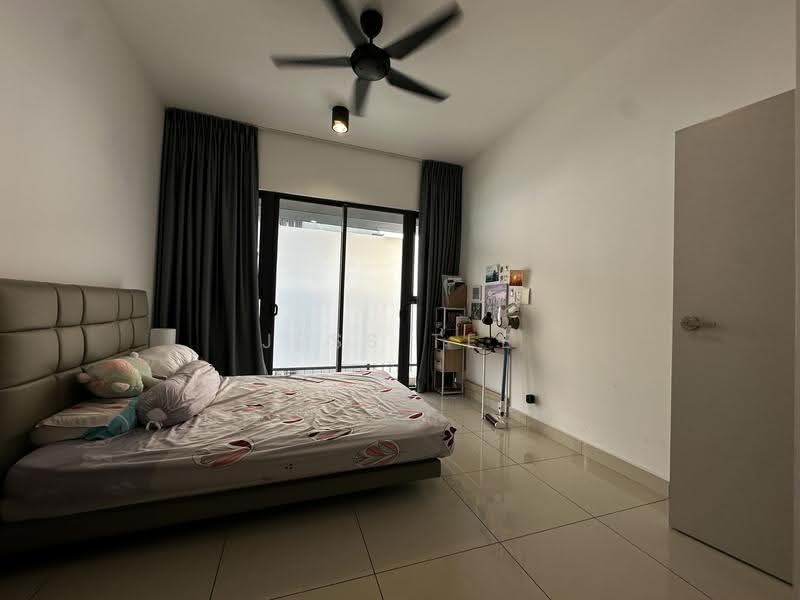 Kediaman Servis untuk Dijual di Setia City Residences - Jess Tee - Bedroom - PropertyGuru.com.my