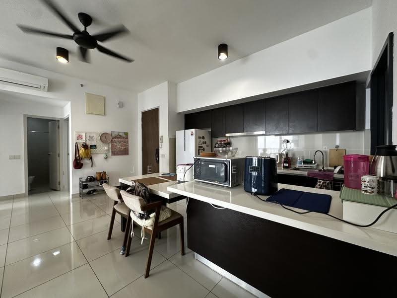 Kediaman Servis untuk Dijual di Setia City Residences - Jess Tee - Kitchen - PropertyGuru.com.my