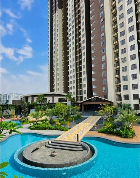 Kediaman Servis untuk Dijual di Residensi Dian II - Nor Mohamad - Pool - PropertyGuru.com.my