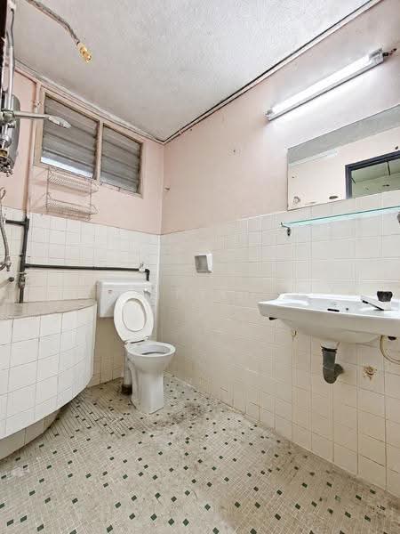 Semi-Detached House for Sale in New Pasir Puteh (Ipoh) - Qazin Khoo - Bathroom - PropertyGuru.com.my
