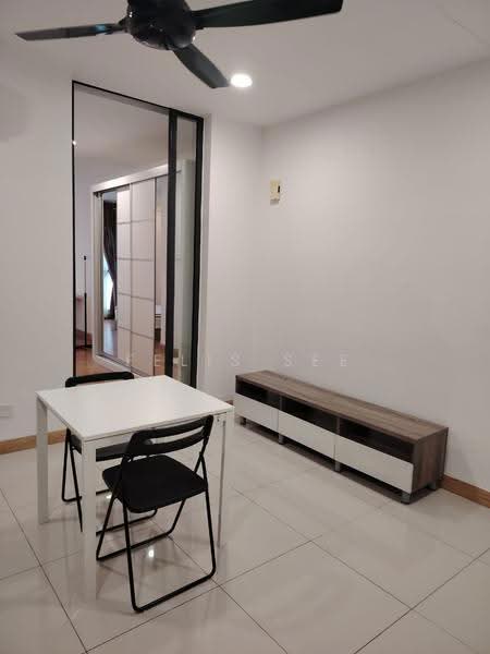 Kediaman Servis untuk Disewa di KL Gateway Residences - Felis See - Dining Room - PropertyGuru.com.my