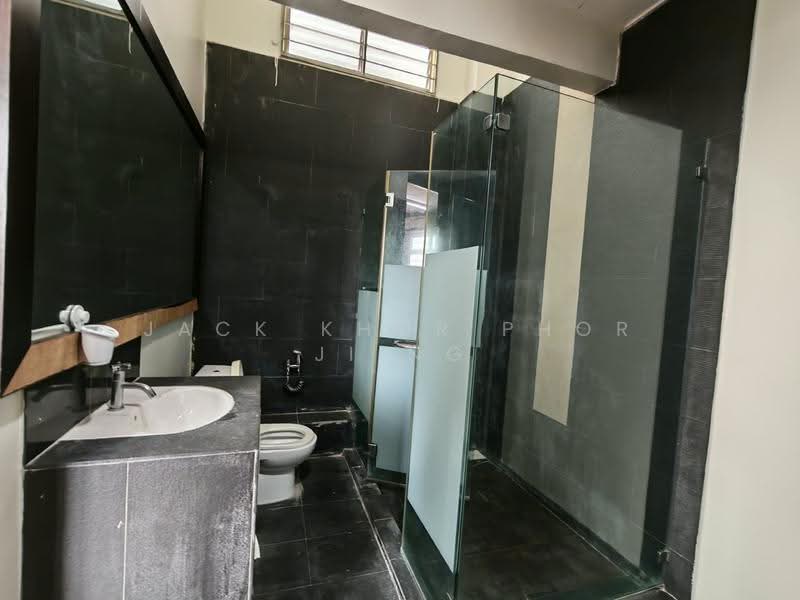 2-storey Terraced House for Rent in Setia Impian (Setia Alam) - Jack Khor Phor Jiing - Bathroom - PropertyGuru.com.my
