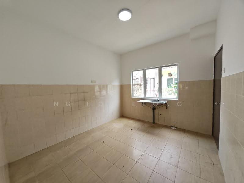 2-storey Terraced House for Sale in TAMAN PUCHONG UTAMA (Puchong) - Ng Hon Keong - Kitchen - PropertyGuru.com.my