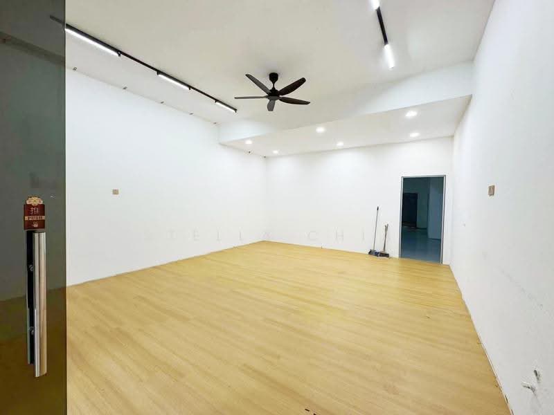 Shop / Office for Rent in Taman Austin Perdana (Tebrau) - Stella Chia - Interior - PropertyGuru.com.my