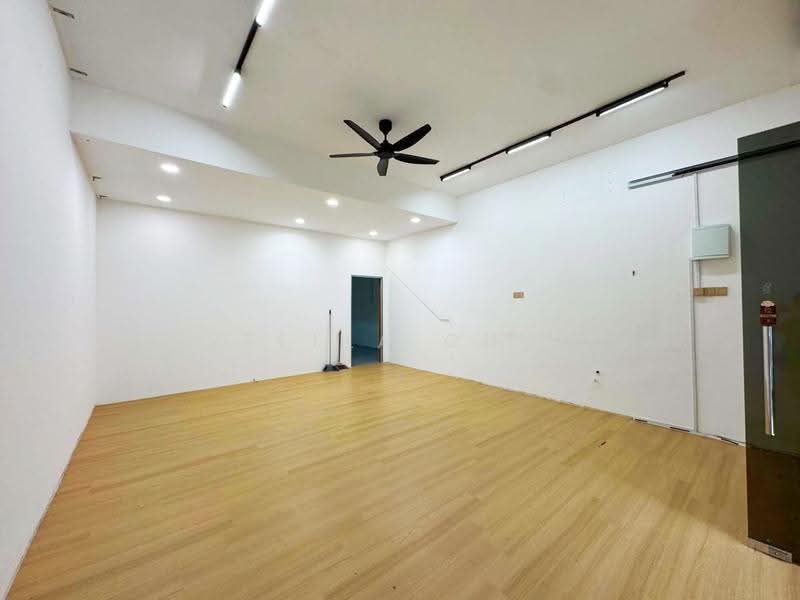 Shop / Office for Rent in Taman Austin Perdana (Tebrau) - Stella Chia - Interior - PropertyGuru.com.my