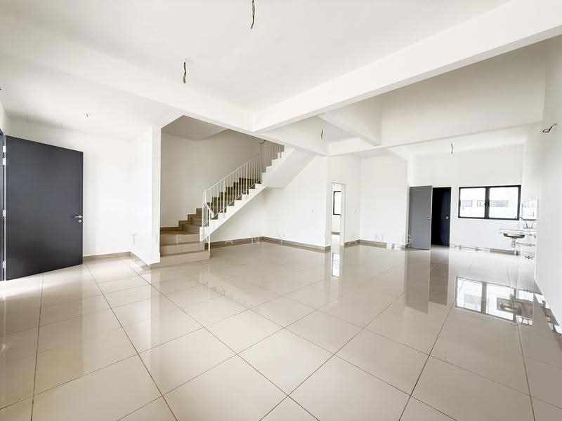Rumah Teres 2-Tingkat untuk Disewa di Rawang (Selangor) - Tiffany Yang - Living Room - PropertyGuru.com.my