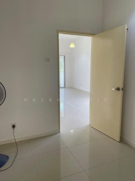 Rumah Teres untuk Dijual di Bandar Country Homes (Rawang) - Najah Kadir - Interior - PropertyGuru.com.my