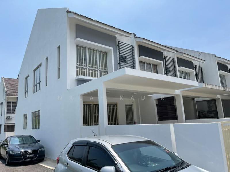 Rumah Teres untuk Dijual di Bandar Country Homes (Rawang) - Najah Kadir - Exterior - PropertyGuru.com.my
