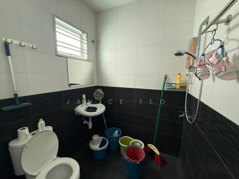 Rumah Teres untuk Disewa di Taman Nusa Perintis 2 (Iskandar Puteri (Nusajaya)) - Janice Teo - Bathroom - PropertyGuru.com.my